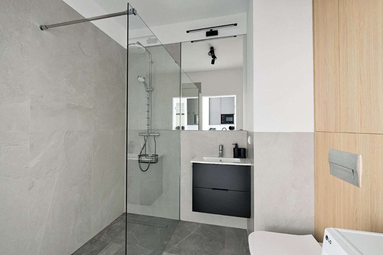 Optykow 3A Cozy Studio Promenada Apartment Варшава Екстериор снимка